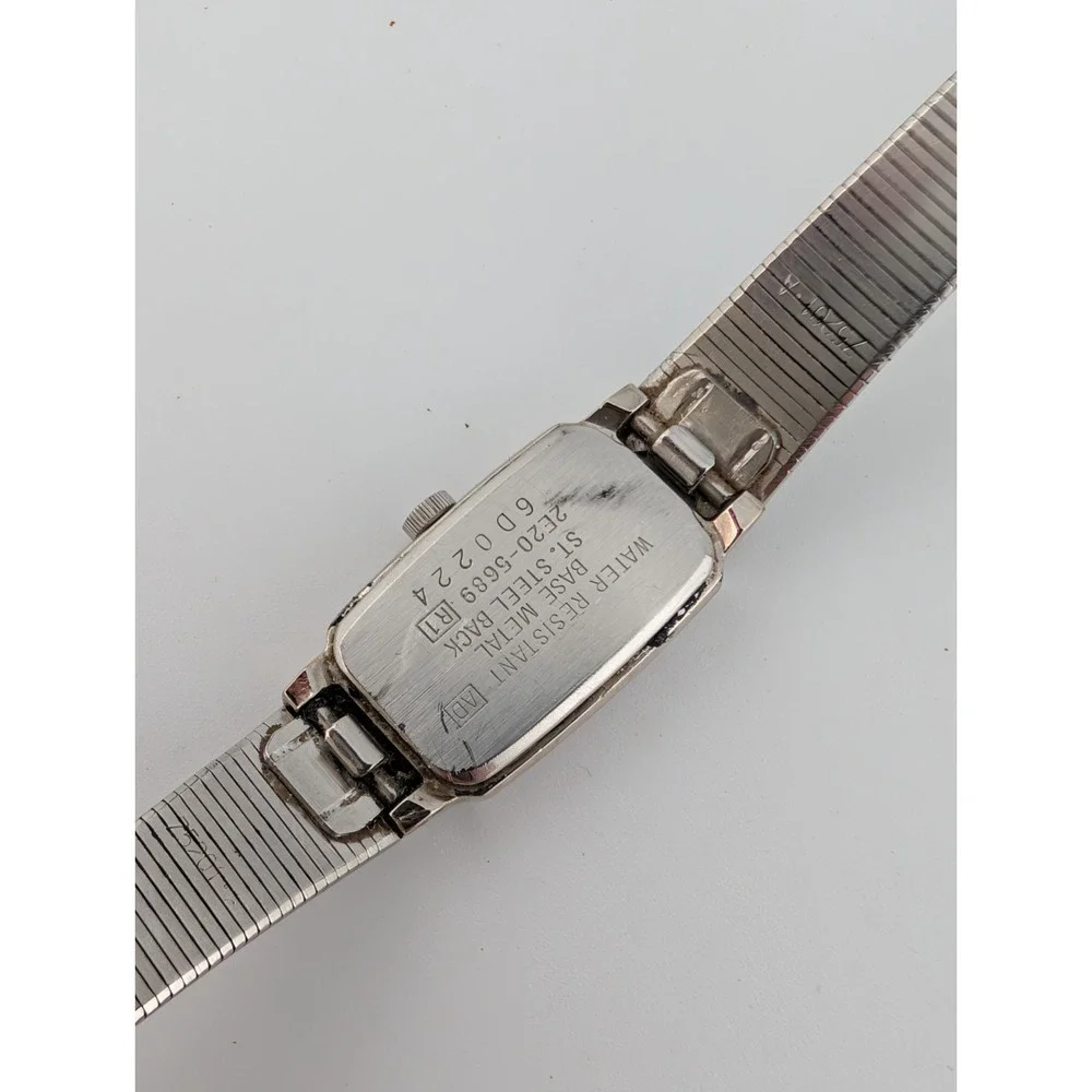 Vintage‎ Seiko Watch Women 13mm Case Silver 6.75